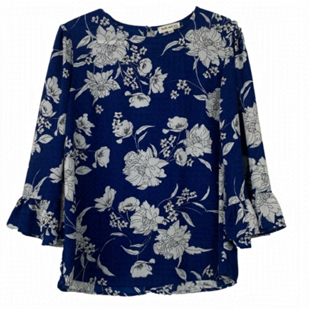 Faith and Joy floral pattern bell sleeve blouse size small